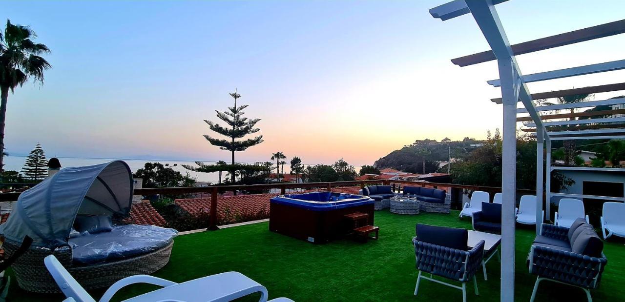 Ninfa Sul Mare Apartments 50 M E T R I Dal Mare Best Breakfast And Free Parking קאפו ואטיצ'אנו מראה חיצוני תמונה