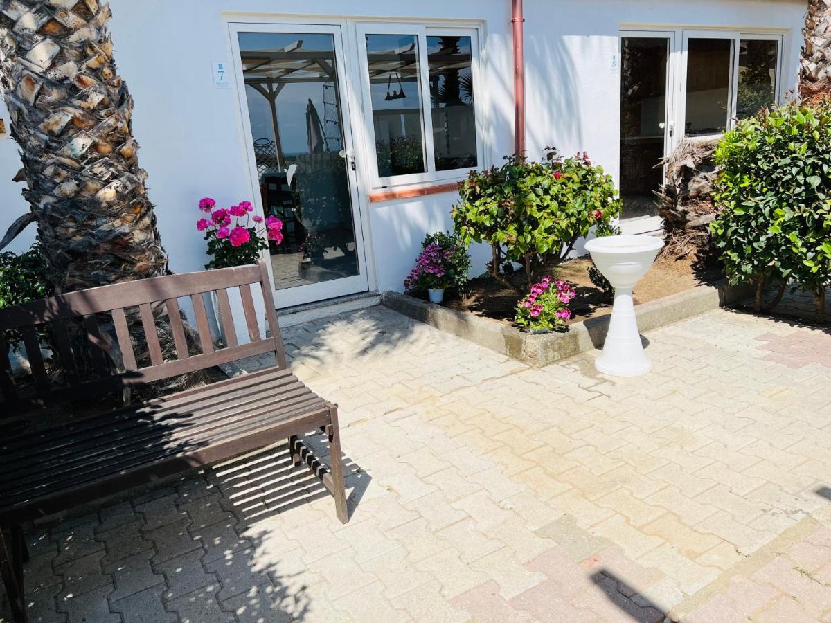 Ninfa Sul Mare Apartments 50 M E T R I Dal Mare Best Breakfast And Free Parking קאפו ואטיצ'אנו מראה חיצוני תמונה
