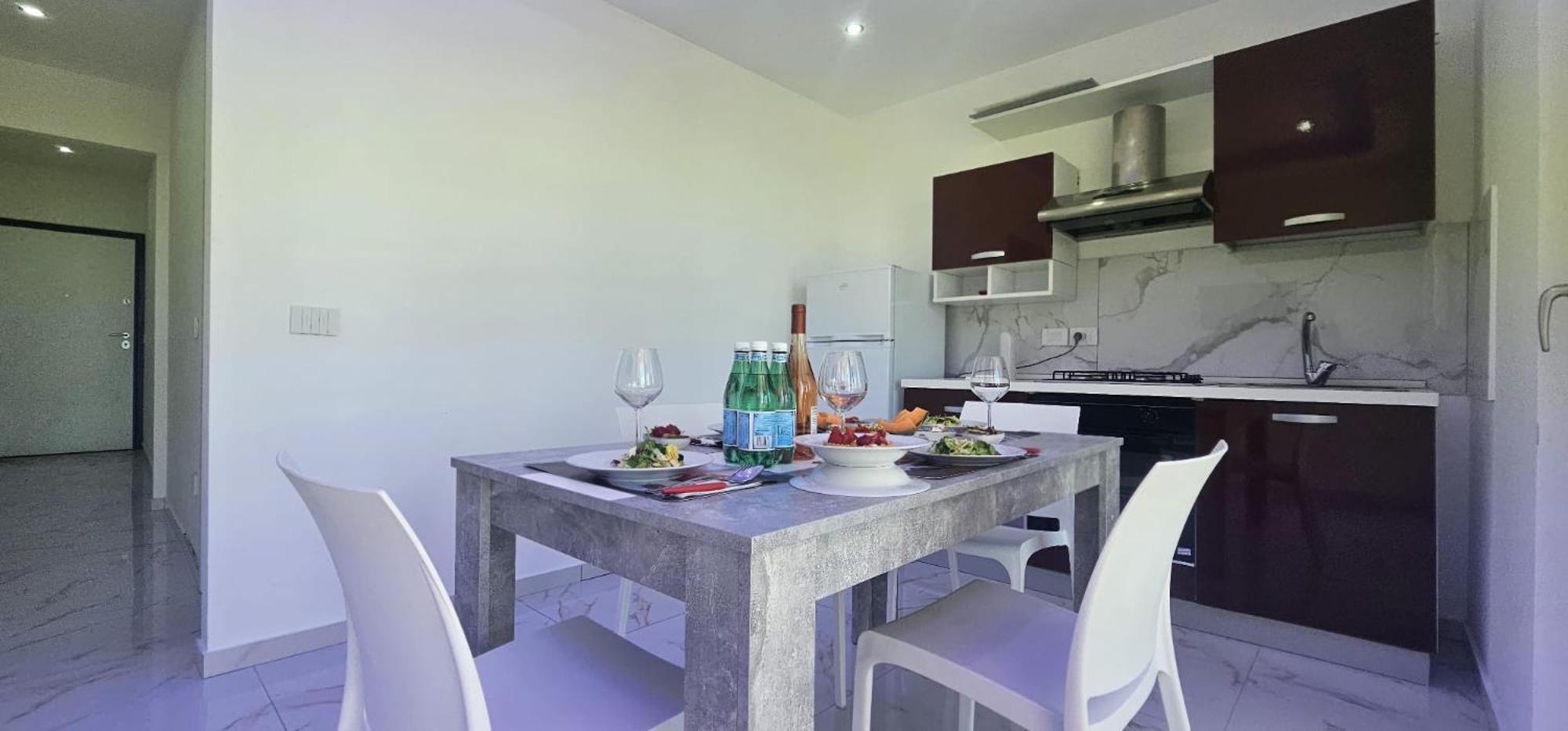 Ninfa Sul Mare Apartments 50 M E T R I Dal Mare Best Breakfast And Free Parking קאפו ואטיצ'אנו מראה חיצוני תמונה